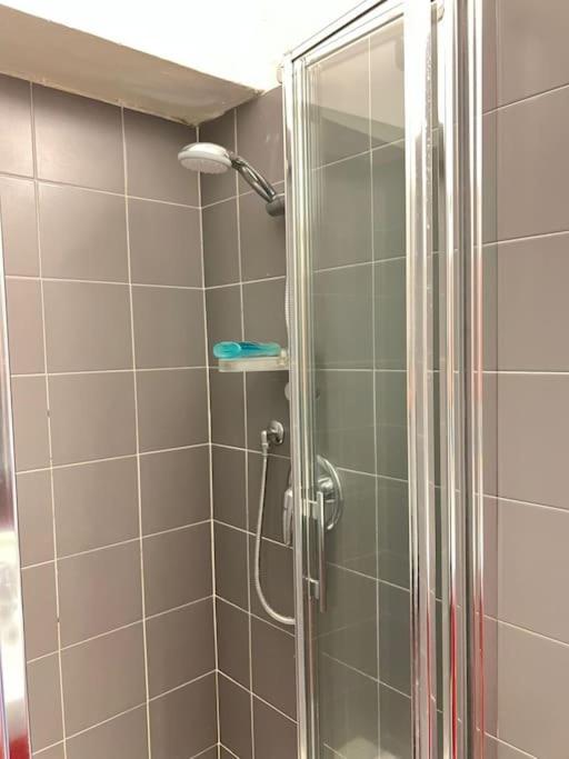 Modern Pretty Apartment Near Isola Zone ميلان المظهر الخارجي الصورة